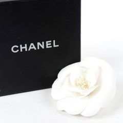 CHANEL シャネル　カメリア×リボン　ブローチ　箱付き　43684 CHANEL シャネル カメリア×リボン ブローチ 箱付き 43684 - メルカリ