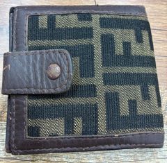 FENDI 三つ折り財布 ブラウン - メルカリ