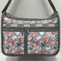 2343　LeSportsac　レスポートサック　ショルダーバッグ　 斜めがけ　紐調節可能　デラックスエブリデイ　マチ拡張　 ハート　総柄　グレー系　ナイロン　軽量　レディース