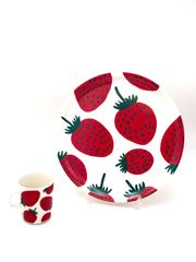 マリメッコ いちご柄食器2点セット - メルカリ