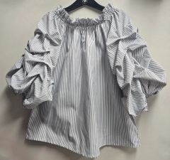 salang オフショルダーパフスリーブシフォントップス - メルカリ