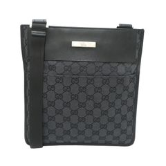 美品☆GUCCI ショルダーバッグ GGキャンバス サコッシュ 斜めがけ 黒