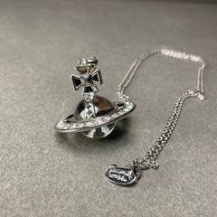 Vivienne Westwood フープピアス チェーン オーブ - メルカリ