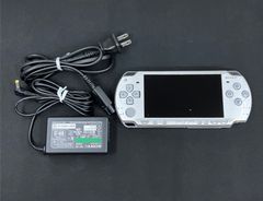 동작 확인 완료 PSP 2000 본체 실버 AC 어댑터 메모리 스틱 순정 첨부