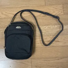 Samsonite ミニ クロスバッグ