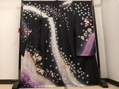 振袖 IKKO 振袖 駒刺繍 鼓宝尽くし花文 金彩 暈し染め 正絹 - メルカリ