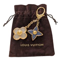 Louis Vuitton キーホルダー ブルー モノグラムフラワー - メルカリ