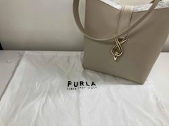 極美品 フルラ ミアノヴァ アーチロゴ ワンショルダーバッグ レザー