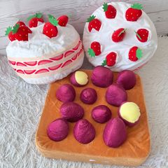苺ホールケーキぬいぐるみ 生クリーム&ショコラ - メルカリ
