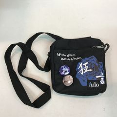 Ado 狂言 ショルダーバッグ 缶バッジ付き - メルカリ