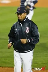 斗山ベアーズ FILA 秋冬ジャケットのサムネイル