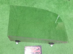 4FW2022 KHI2 三菱 デリカD5 CV2W Gパワー フロント左ドアガラス　M2H3のサムネイル
