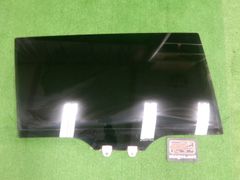 NISSANオーラ6AA-FSNE13左リア純正ドアプライバシーガラス 中古品
