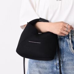 MM6 Japanese シボ革スクエア型の底鋲付き ショルダーバック - メルカリ