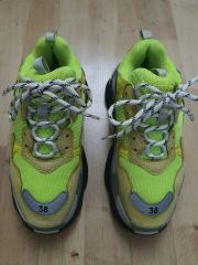 特価 Balenciaga triple s 蛍光イエロー スニーカー 42 - メルカリ