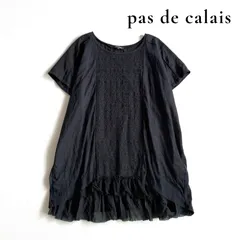 pas de calais パドカレ 刺繍 チュール 半袖カットソー チュニック ブラック系 36のサムネイル