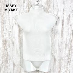値下げ中！【極美品✨】イッセイミヤケme ハイネックカットソー 五分袖