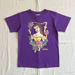 90s vintage USA제 Disney ON ICE 디즈니 빈티지 미녀와 야수 벨 프린세스 캐릭터 그래픽 빅 프린트 꽃발포 프린트 라멜리본 로고 반소매 T셔츠 퍼플 Y2K 걸 BELLE print-T