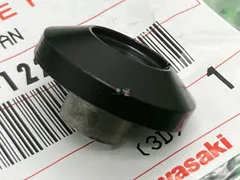 専用出品 カワサキ（Kawasaki） ゼファーχ タンクエンブレム 右 在庫有 即納