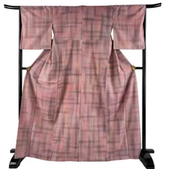 紬 身丈168cm 裄丈66.5cm M 袷 落款 格子 ピンク 正絹 秀品 【中古】のサムネイル