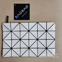 未使用品✨ BAOBAO ISSEY MIYAKE イッセイミヤケ クラッチ - メルカリ