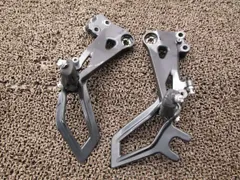 KTM RC125 メインステップ ステー 左右 △A9889！VBKJYA KTM 【 901 】 動画有 FI インジェクションのサムネイル