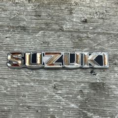 スズキ GT380 純正エンブレム 1枚 - メルカリ