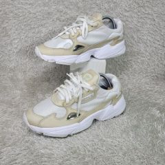 adidas Falcon ゴールド 金色スニーカー 27cm 未使用 - メルカリ
