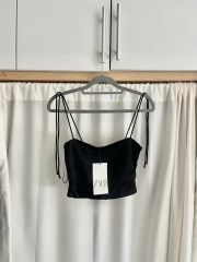 新品未使用！Oblada Sara mallika スパンコールTシャツ - メルカリ