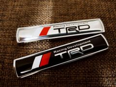 【高級感＆高品質！】TRD SPORTS エンブレム M（2種類）