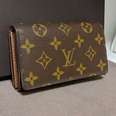 a77 ポルトフォイユ トレゾール　インターナショナル 新型　Louis Vuitton ルイ ヴィトン　2つ 折り　二つ折り　フラップ ボタン 式　財布　コンパクト　ミニ ウォレット　モノグラム