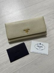 PRADA サフィアーノ スタッズ 長財布 グレー - メルカリ