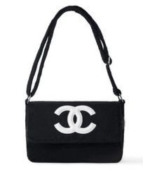 CHANEL 【新品!未使用】ノベルティ ショルダーバッグ ココマーク白 BTS シャネル ノベルティ ショルダーバッグ バッグ 白 【未使用】 BTS 人気