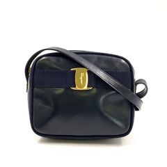 ◇美品◇フェラガモ ヴァラ クロスボディバッグ ブラック ゴールド金具
