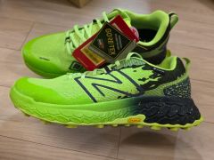 新品 ニューバランス トレランシューズ 赤28.5センチ ゴアテックス