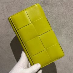 BOTTEGA VENETA マキシイントレチャート 長財布 ジップアラウンド