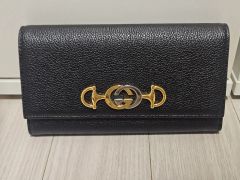 美品！ GUCCI チェーンウォレット 折り財布 ブラック 265A - メルカリ