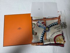 ヒグチユウコ GUCCI 限定コラボ スカーフ うさぎ - メルカリ