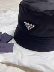 yasuさん仮契約】PRADA Re-Nylon バケットハット ブラック - メルカリ