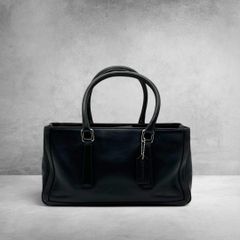 CHANEL ブラック レザー トートバッグ - メルカリ