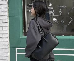 定価約12万 magnu マヌー STOMACH shoulder Medium - メルカリ