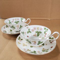 WEDGWOOD Wild Strawberry ティーカップ＆ソーサー 2客 - メルカリ
