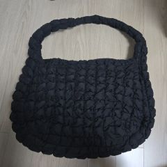 極美品】Kgrace Allフリルキャリーバッグ Sサイズ ブラック | Mercari