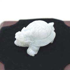 天然本翡翠 超レア風水物、精工彫刻伝説吉獣【飛天貔貅様】置き物 鑑定