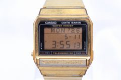 CASIO A-700G デジタル腕時計 ゴールド - メルカリ