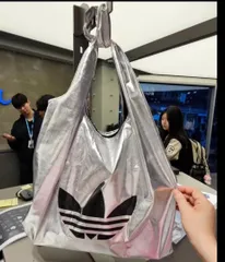 韓国限定 アディダス　エコフレンドリー バッグ シルバー コバック シルバー 入手困難 新品未使のサムネイル