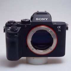 Sony α7 II ミラーレス一眼 本体 バッテリー3つ - メルカリ