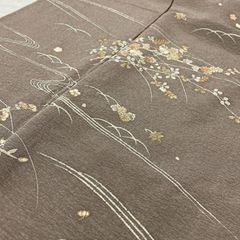 夏物　絽訪問着 付け下げ ベージュ 草花文様 友禅に刺繍　正絹　三越 夏物 絽訪問着 付け下げ ベージュ 草花文様 友禅に刺繍 正絹 三越