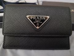 PRADA 二つ折り財布 ブラック サフィアーノレザー | Mercari