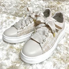 完売カラーplus diana スニーカーパールリボン23.5cmライトベージュ 